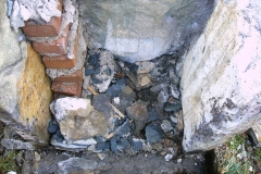 Renovierungsarbeiten - der alte Bildstock wird abgebaut